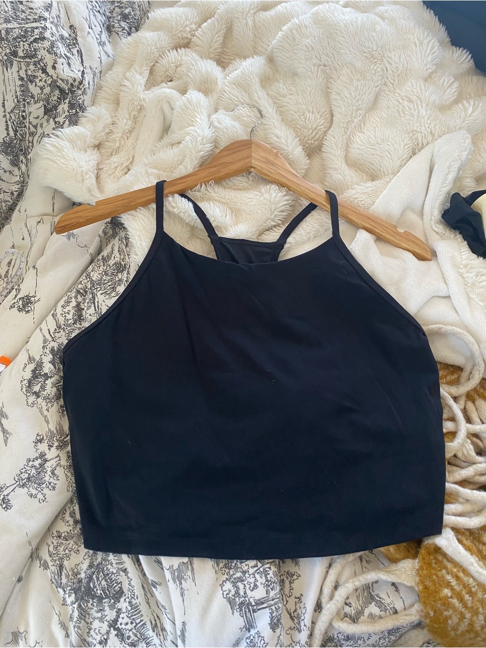 Old Navy Black Cropped workout tank studiosmooth built in bra